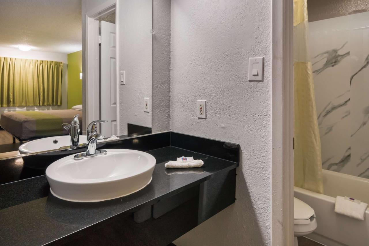 Motel 6 Irving - Loop 12 Екстер'єр фото