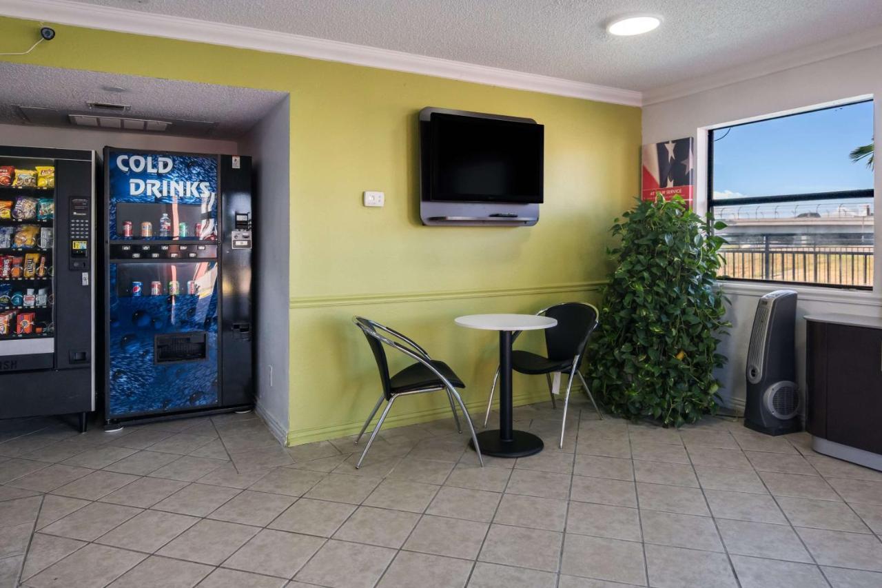 Motel 6 Irving - Loop 12 Екстер'єр фото